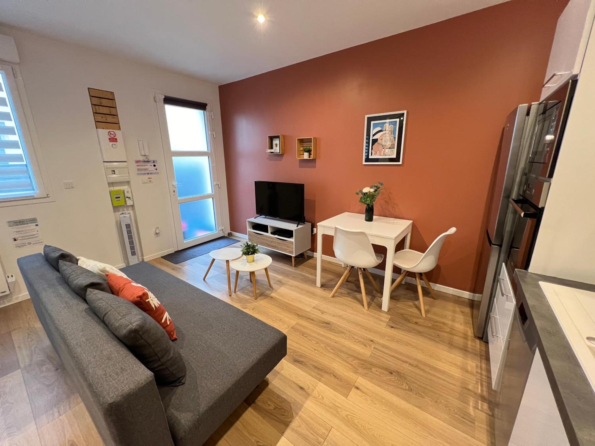 Le Remois - Charmant T2 - Renove - Parking - Cour Privative - Wifi 랭스 외부 사진