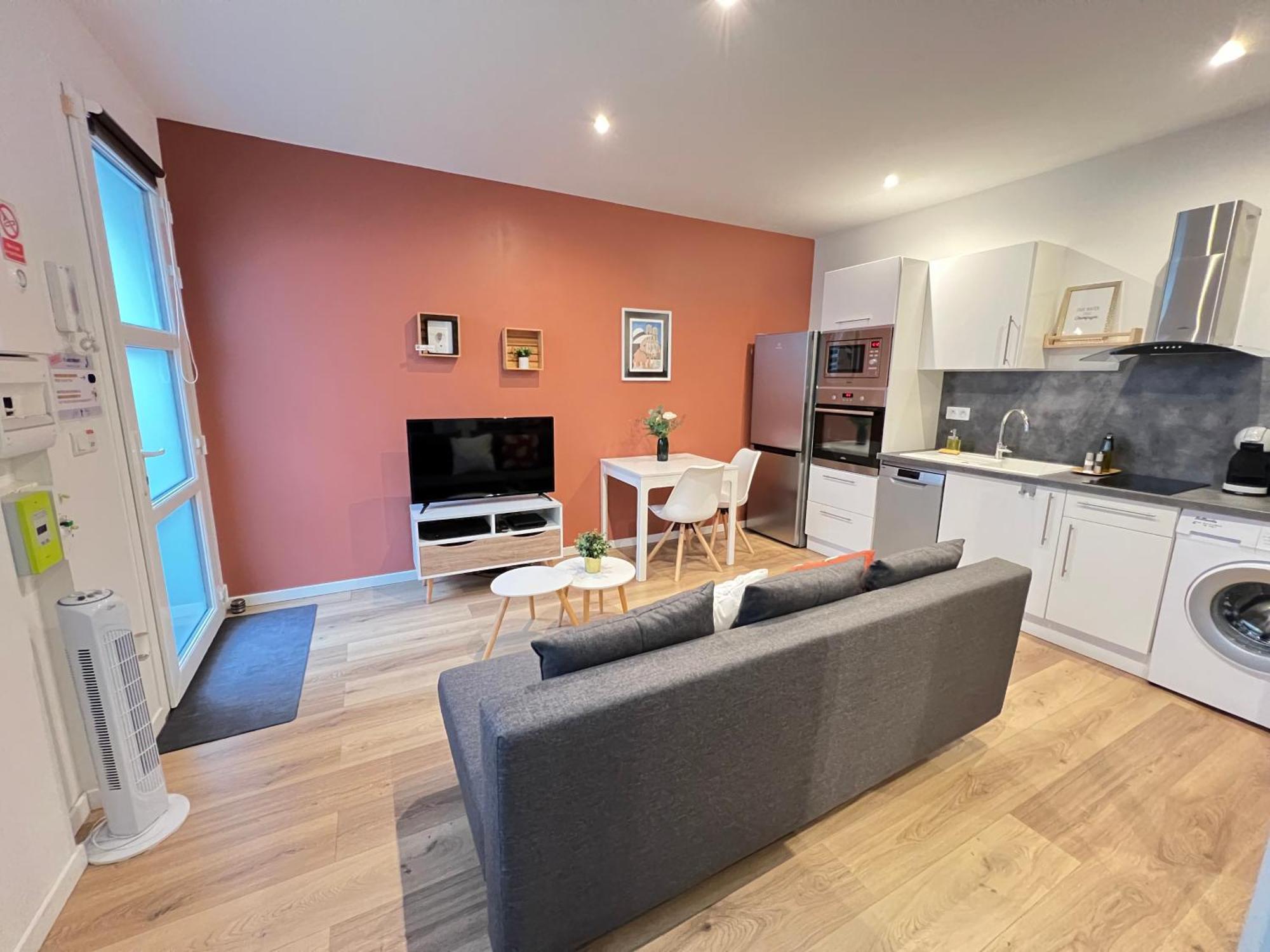 Le Remois - Charmant T2 - Renove - Parking - Cour Privative - Wifi 랭스 외부 사진